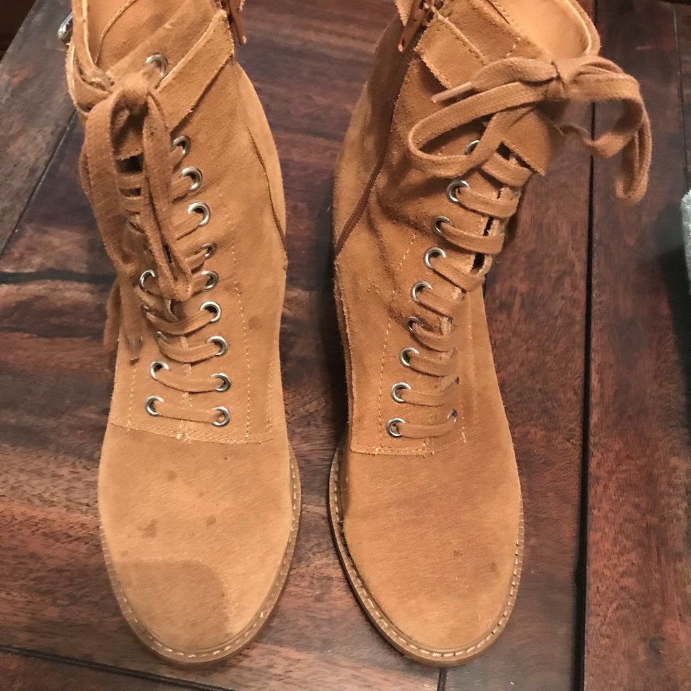Urban Outfitters Tan Ladies Boots (Size 9)